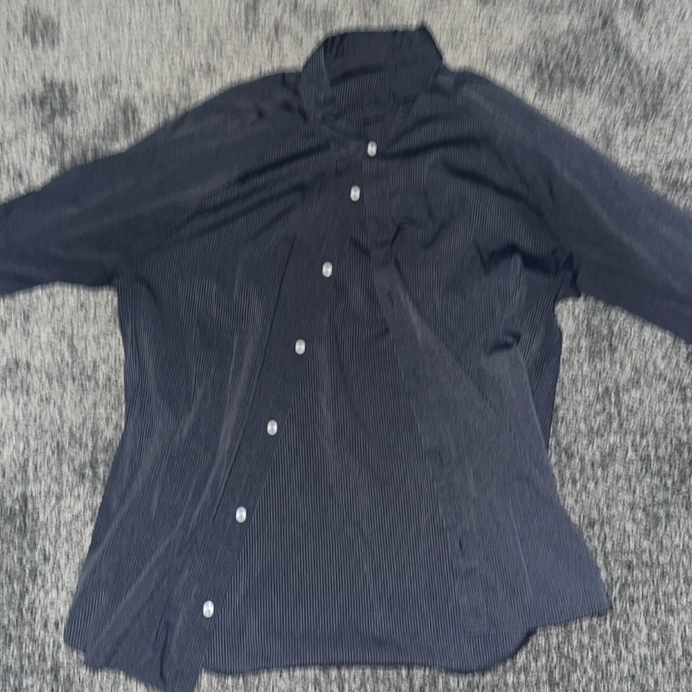 Active wear button up collar and street wear button up collar